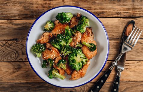 eating chicken breast and broccoli everyday|This Chicken and Broccoli Diet Plan Will Shed Your .